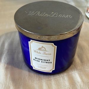 White Barn scented candle